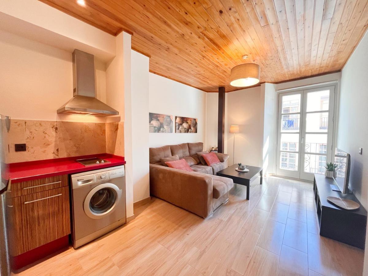 Homely Malaga Carreteria Con Piscina 외부 사진