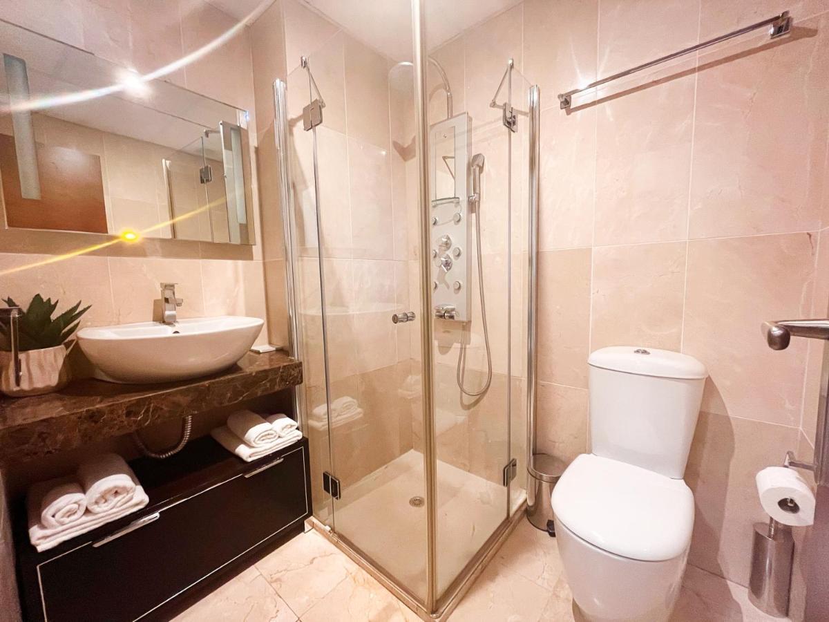 Homely Malaga Carreteria Con Piscina 외부 사진